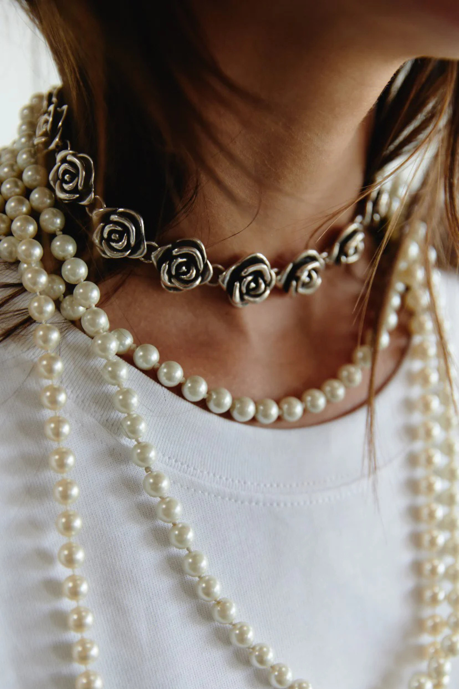 Collar de rosas en plata