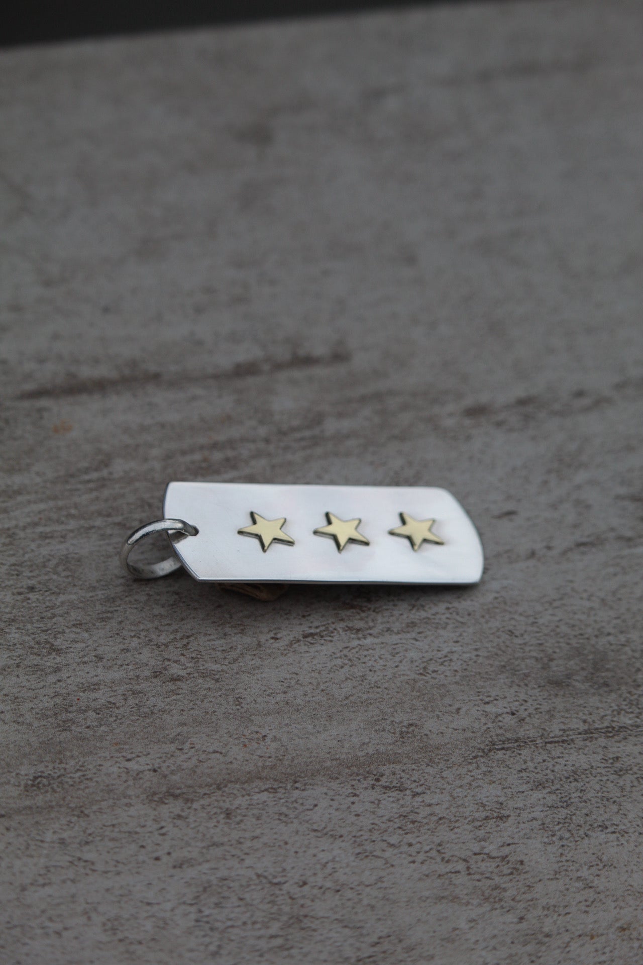 Placa plata tres estrellas bronce
