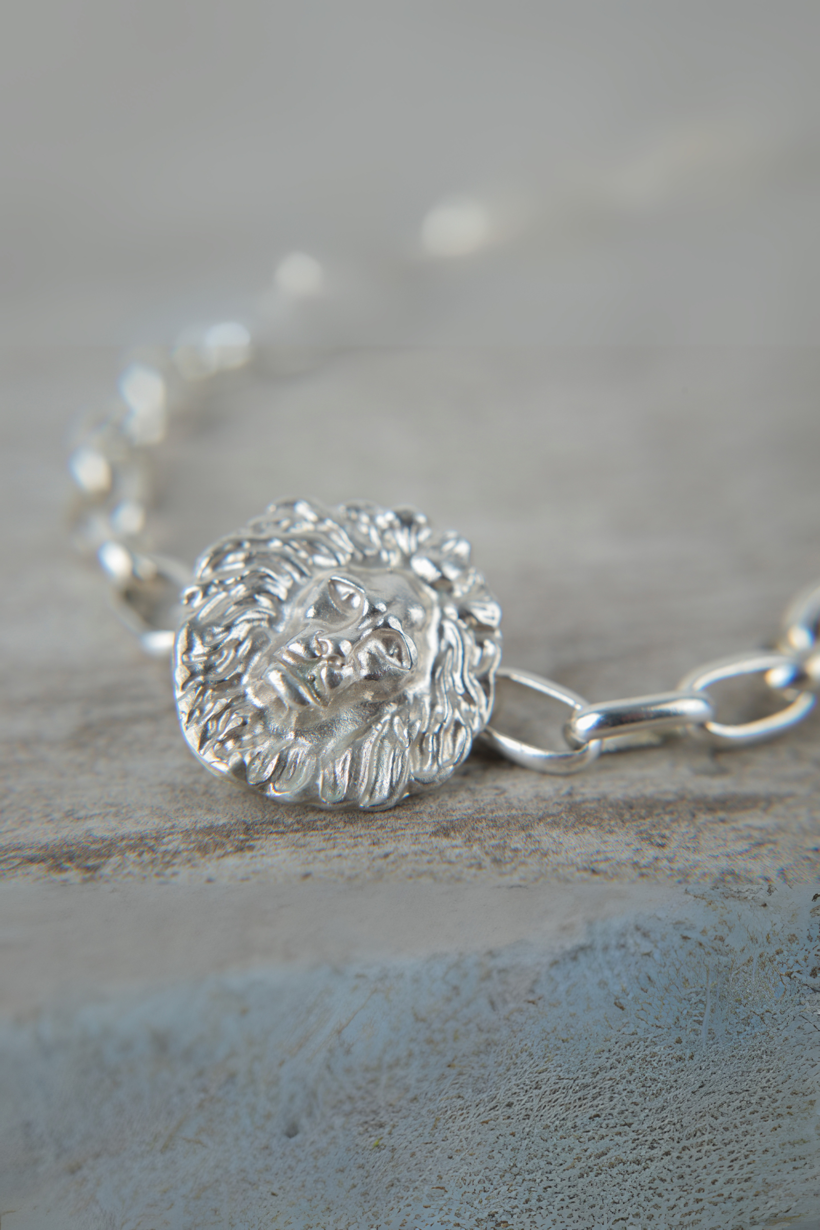 Colgante plata León