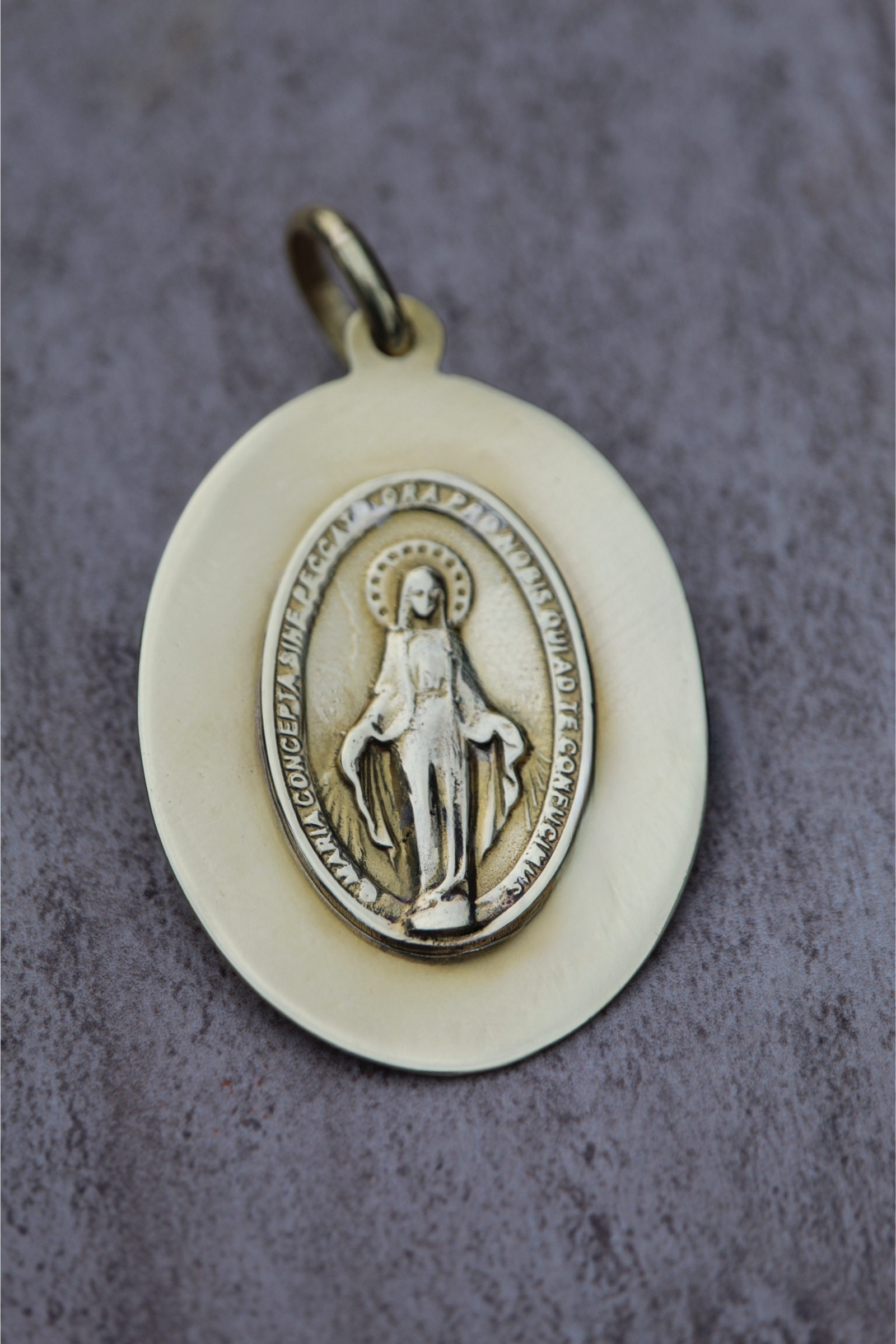 Medalla virgen bronce