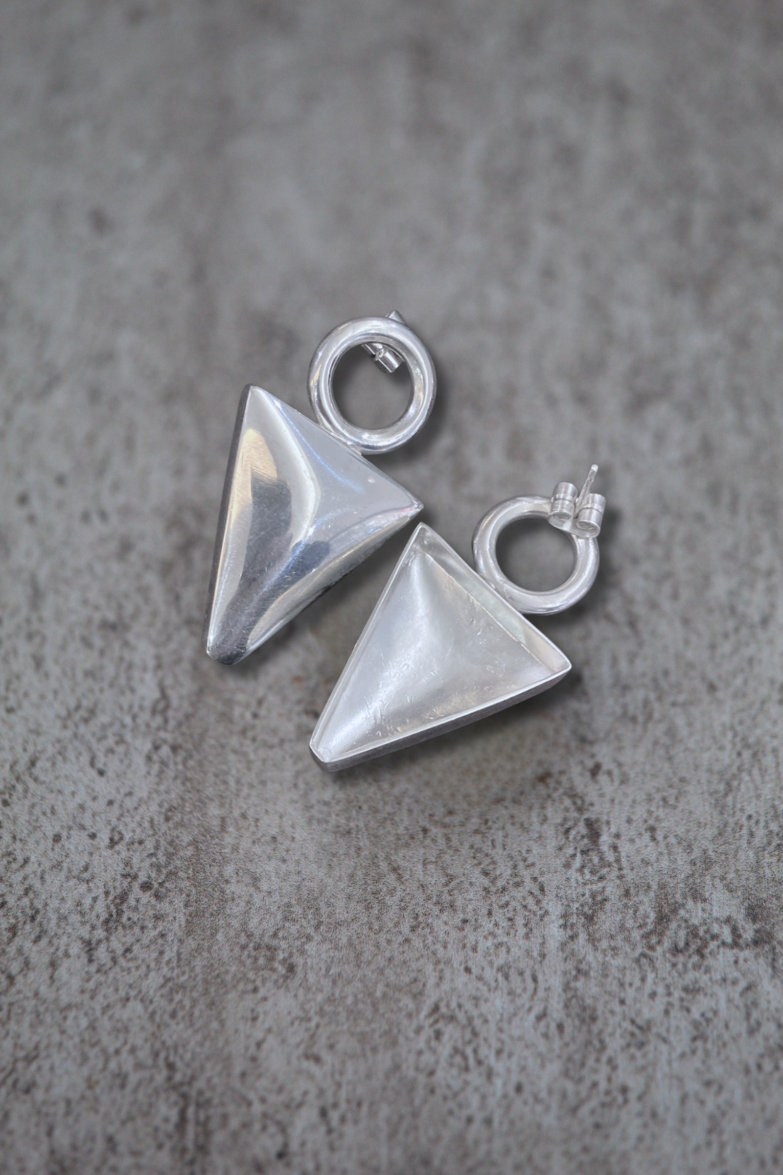 Aros triángulo plata