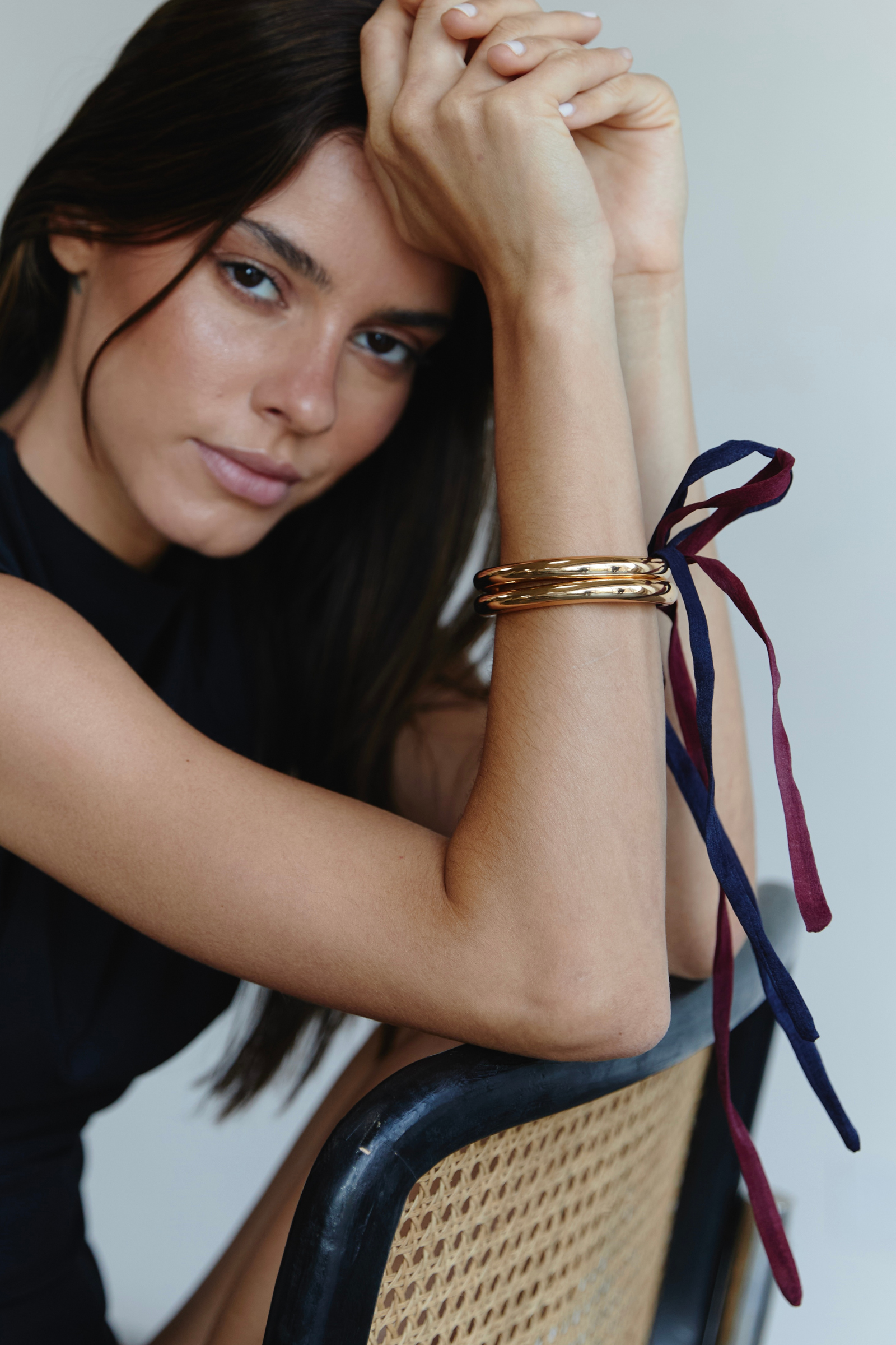 Esclava tubular lisa bronce