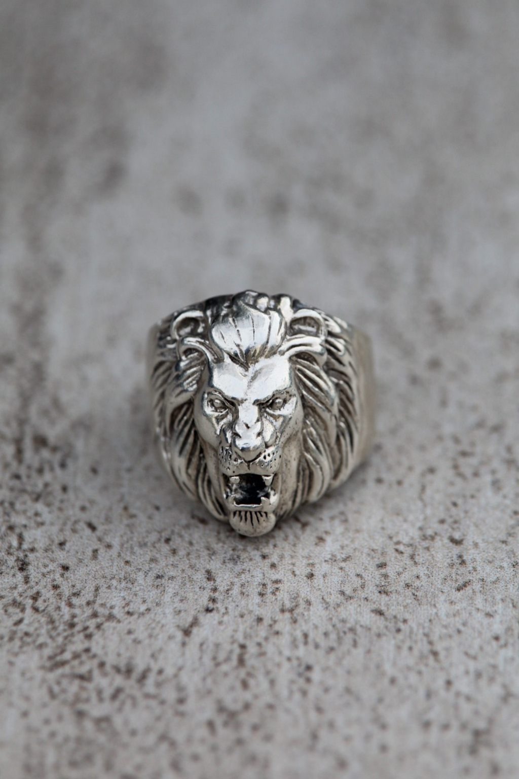 Anillo meñique Leon plata