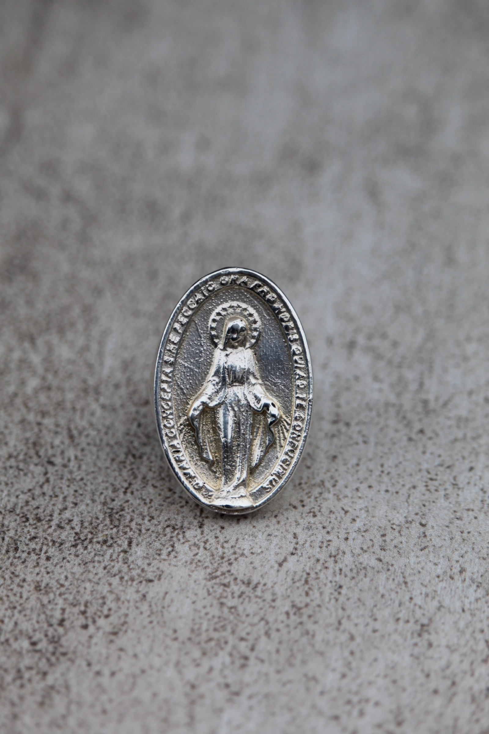 Anillo Virgen de los Rayos Plata — Co Rivera Chile