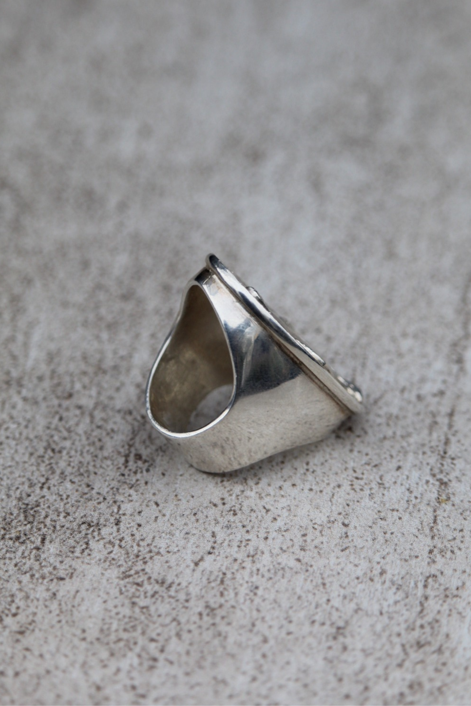 Anillo Virgen de los Rayos Plata — Co Rivera Chile