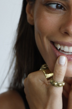 anillo tachas bronce