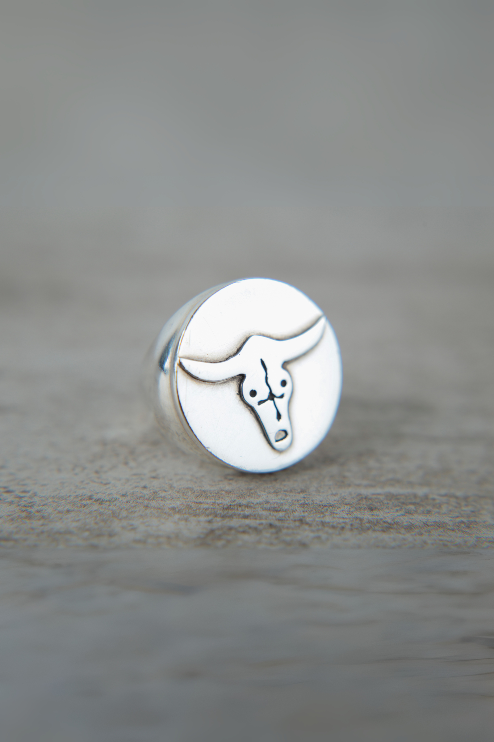 Anillo sello búfalo
