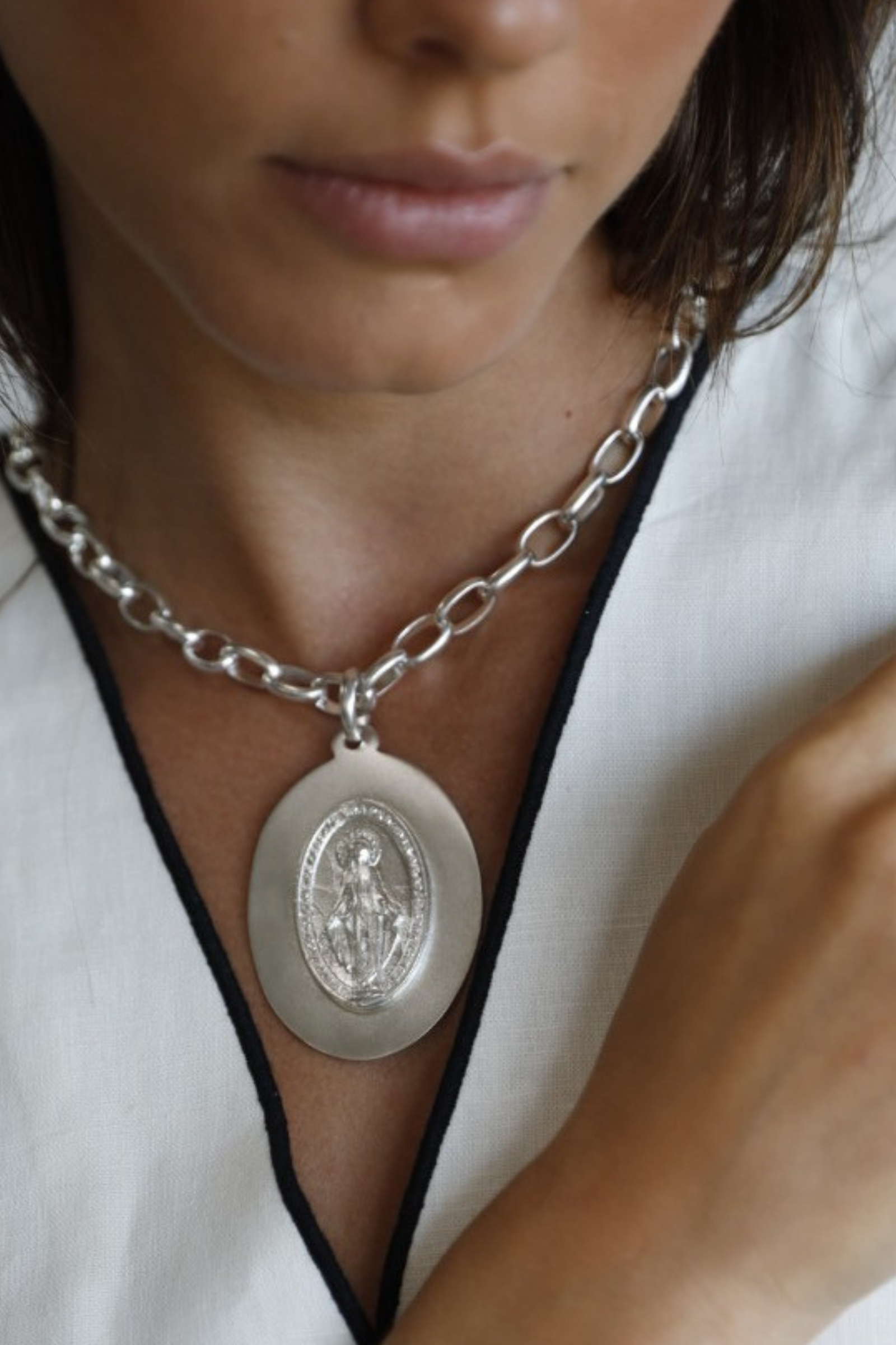 Medalla virgen plata XL