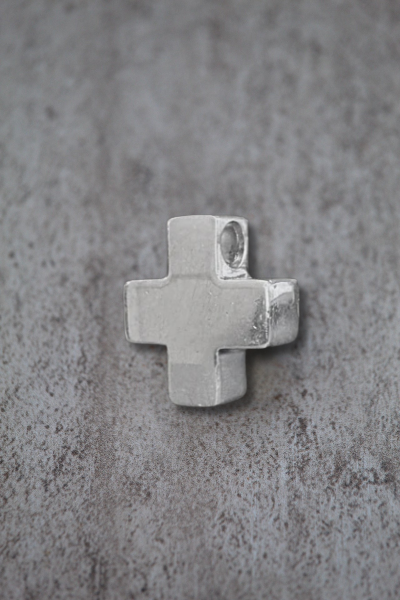 Colgante Cruz Plata M — Co Rivera Chile