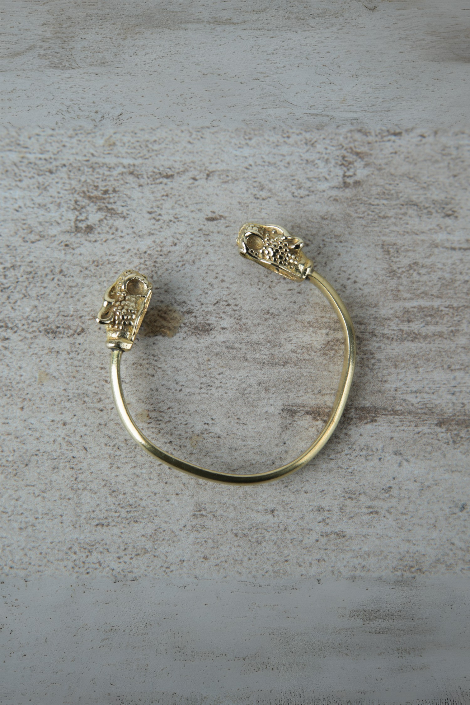 Esclava Cabezas de pumas en bronce