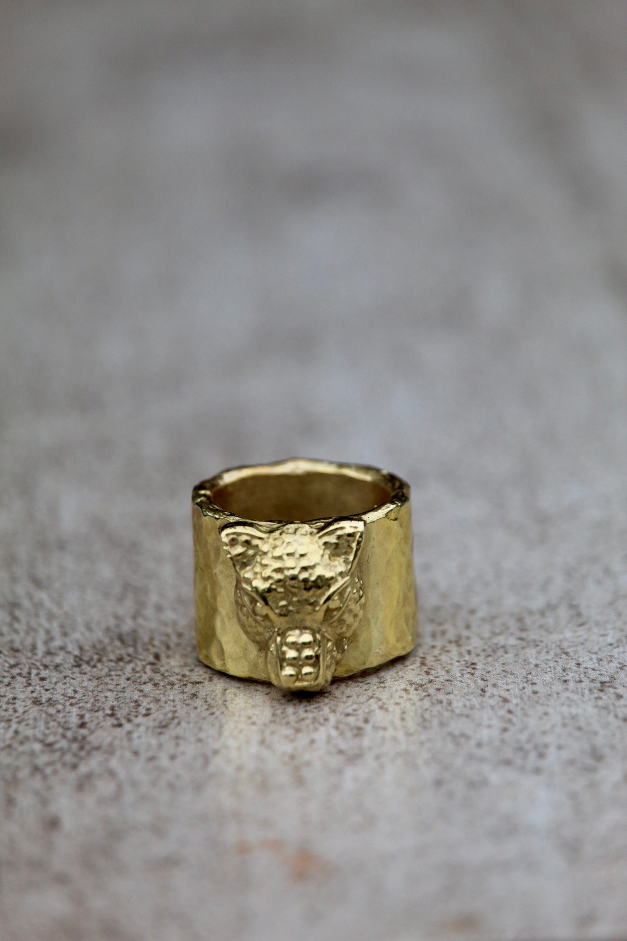 Anillo machacado puma bronce