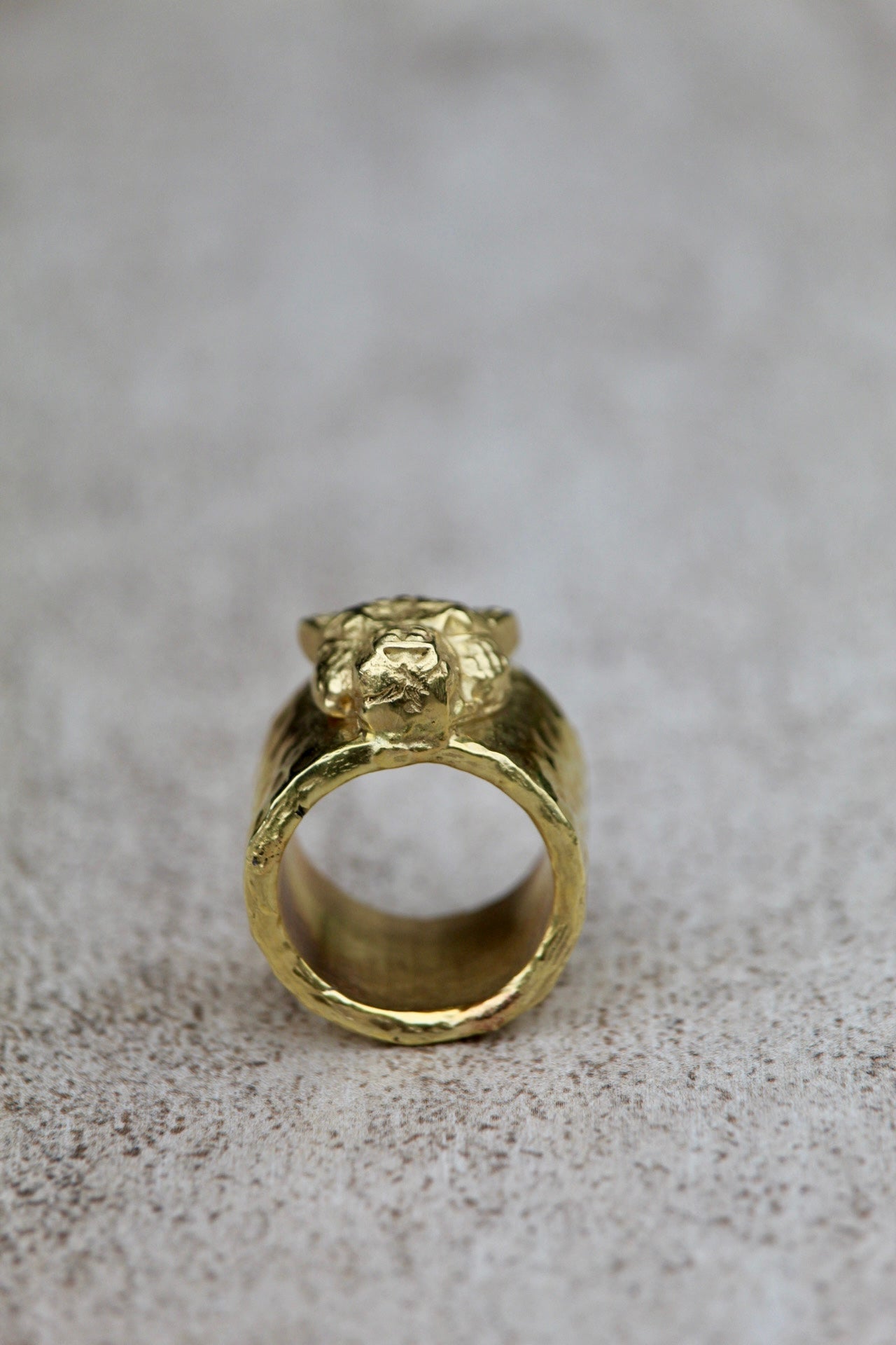 Anillo machacado puma bronce