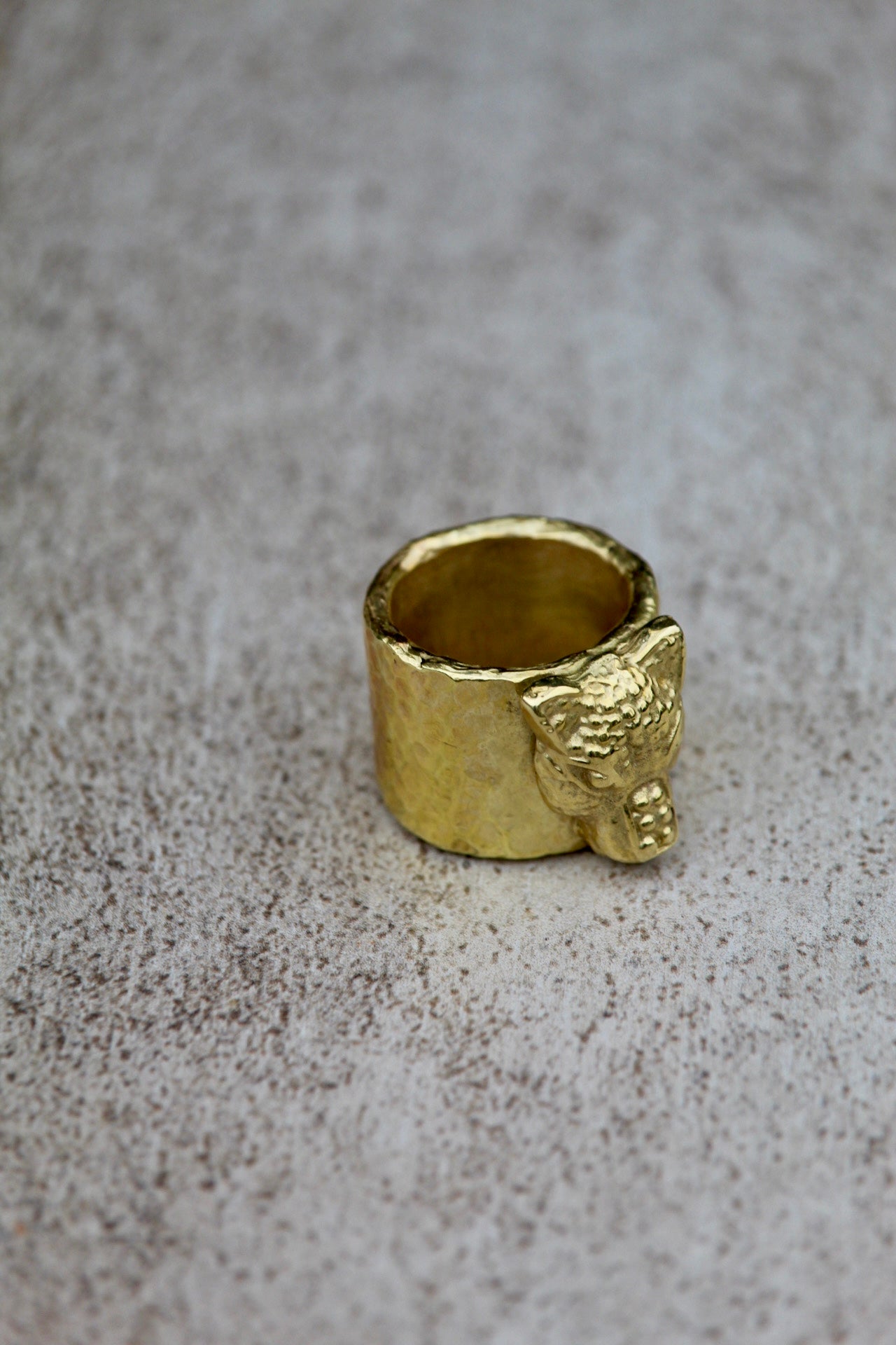 Anillo machacado puma bronce
