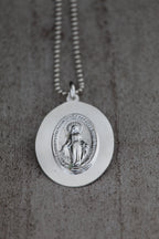 Medalla virgen plata XL