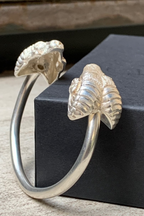 Esclava carnero plata