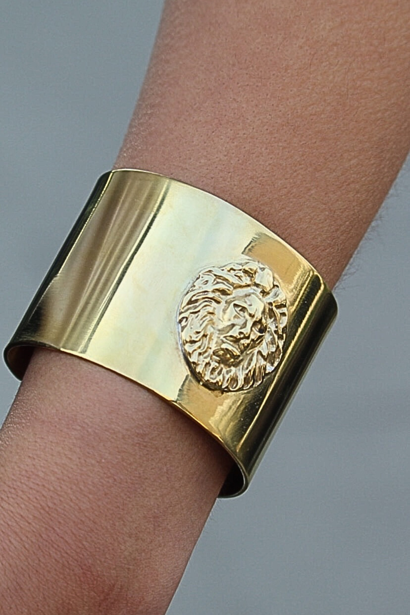 Esclava Ancha León Dorado