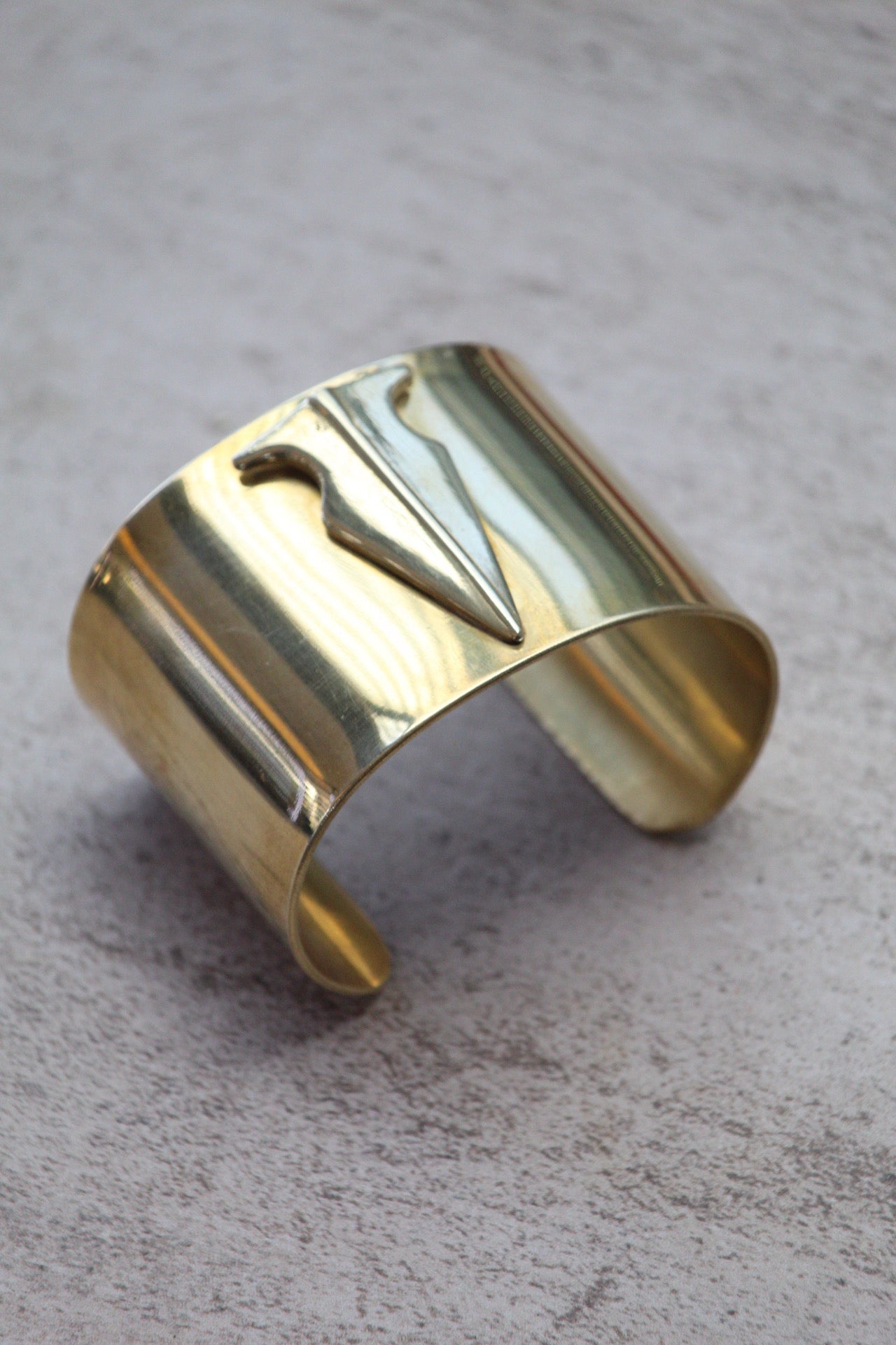 Esclava punta flecha bronce