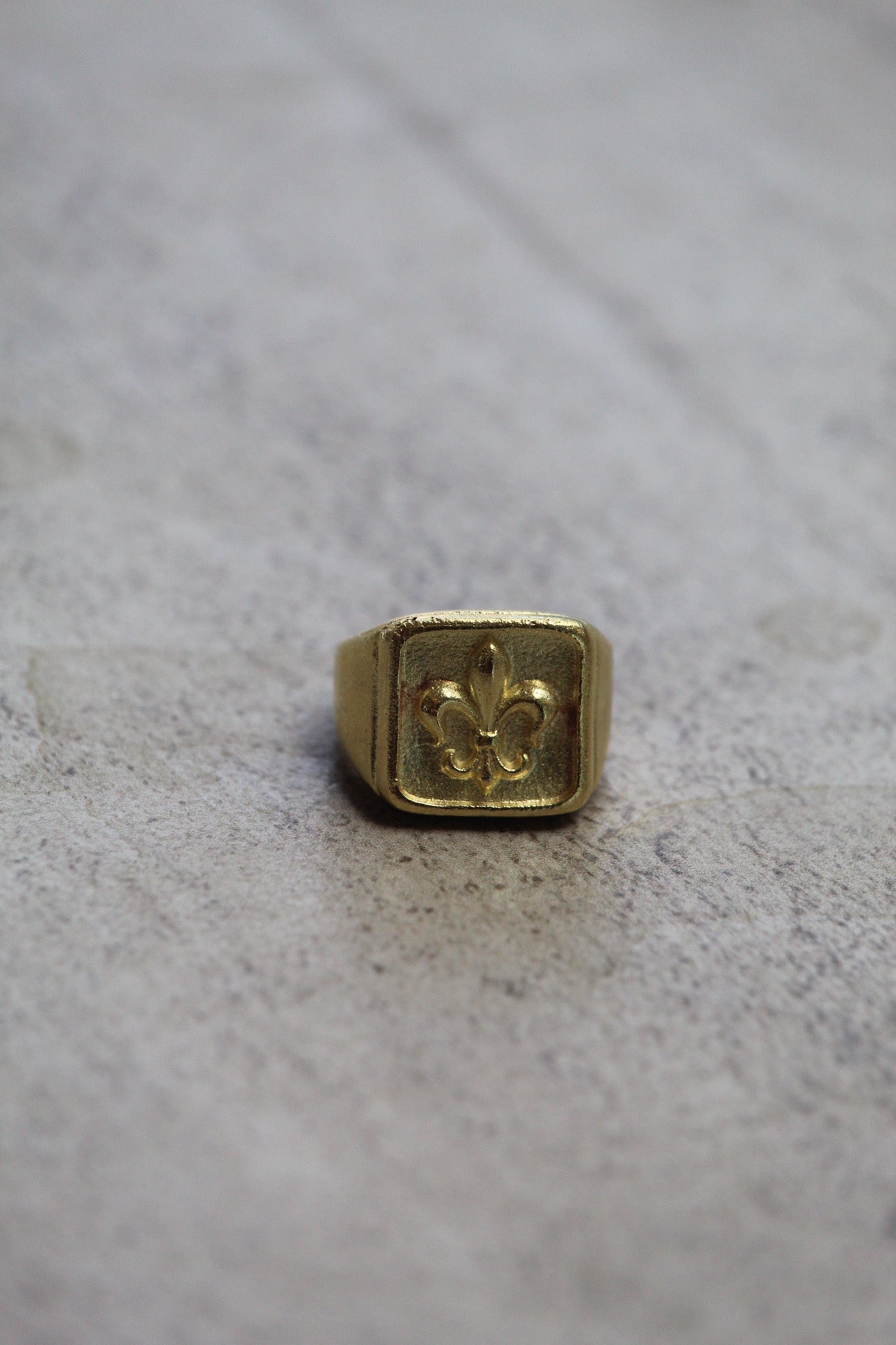 Anillo flor de Lis bronce