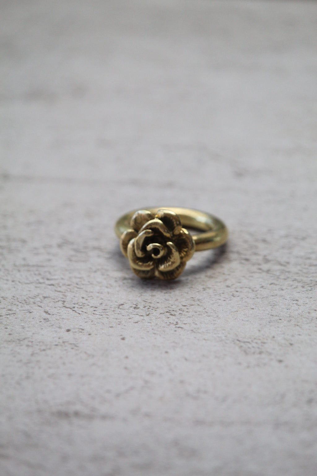 Anillo Argolla Flor Bronce — Co Rivera Chile