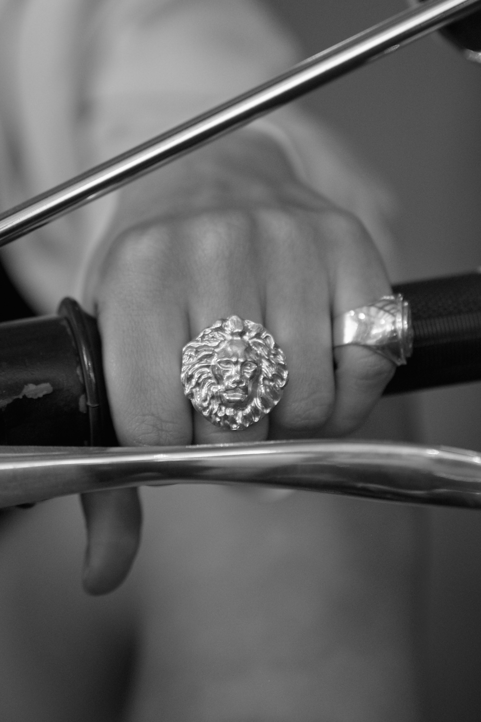 Anillo leon plata