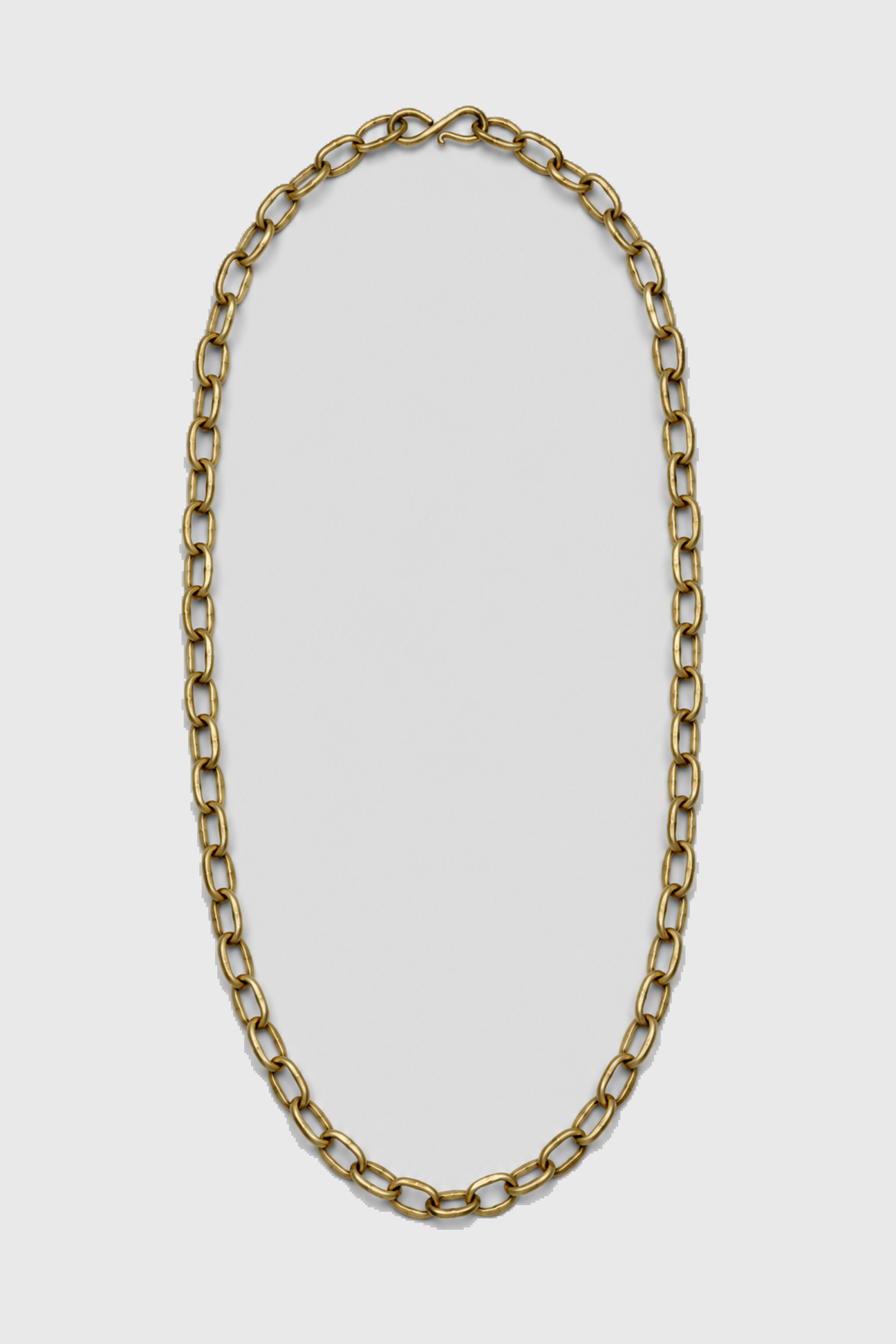 Cadena media caña bronce — fondo #E9E9E9