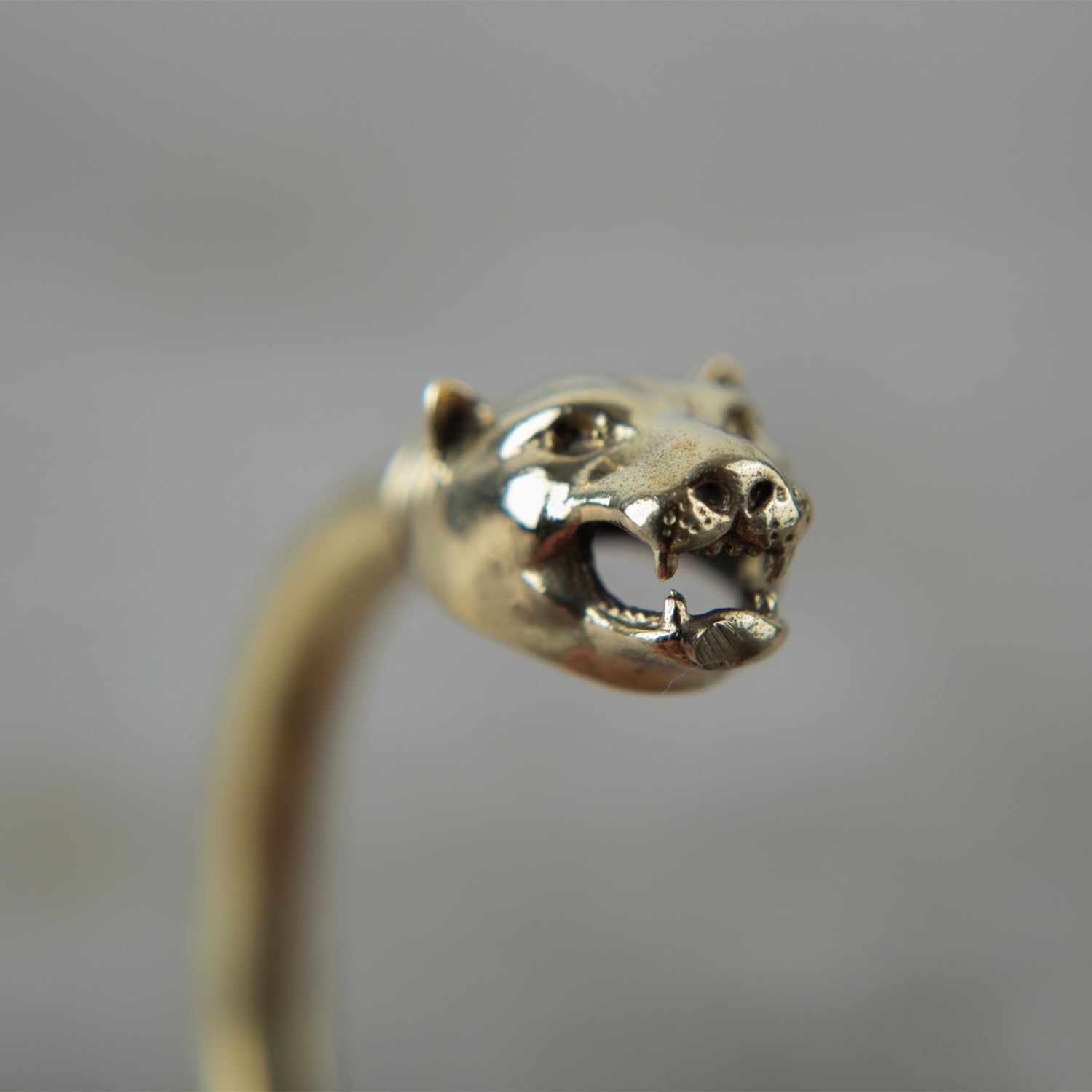 Esclava Puma Liso Bronce
